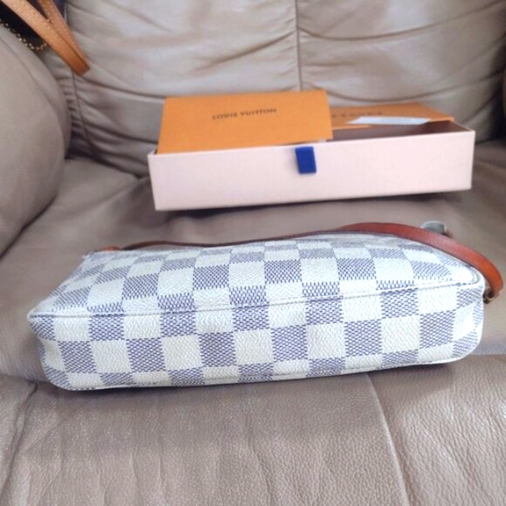 💯% Authentic Louis Vuitton Pochette Accessories in DA - Picture 5 of 11